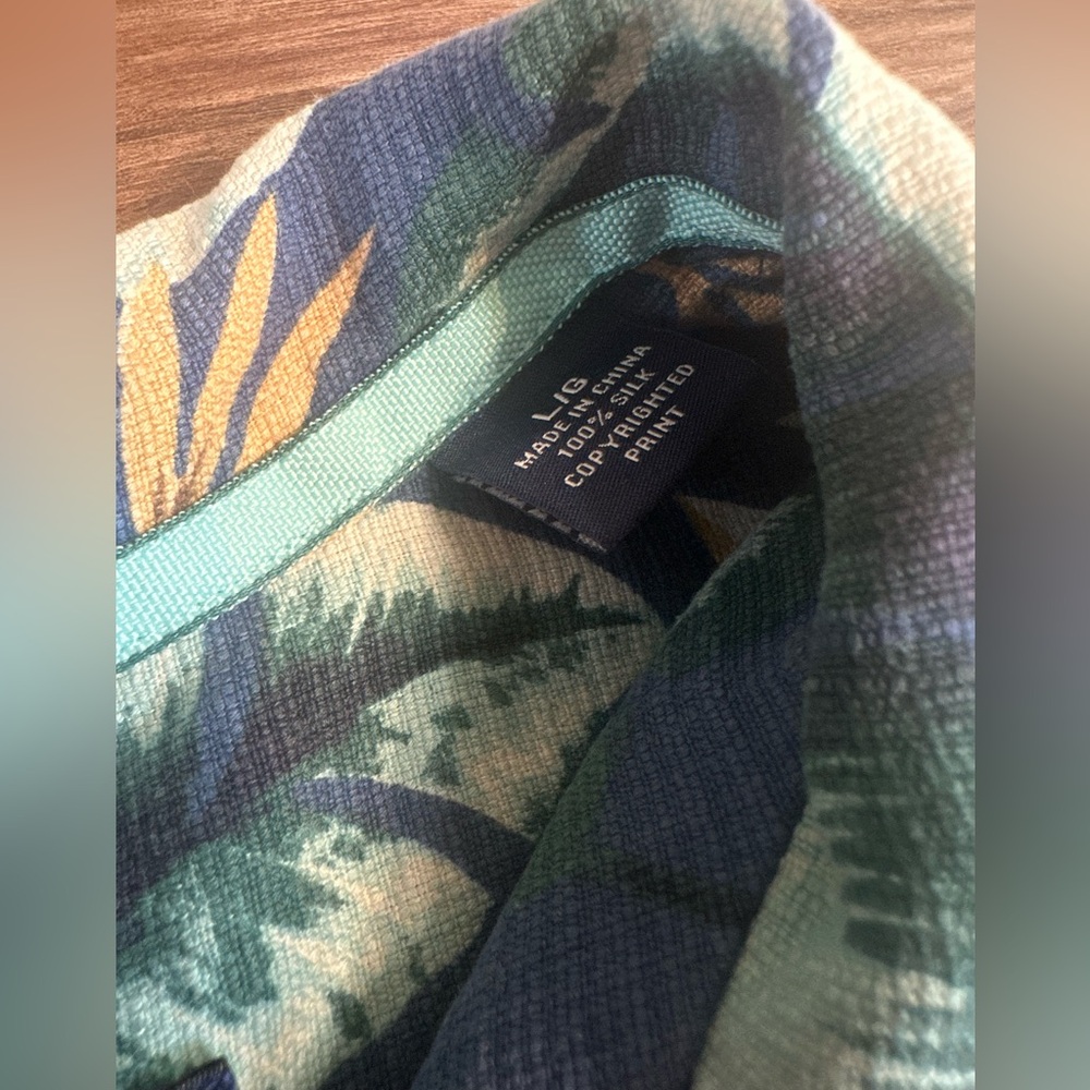 Tommy Bahama Hawaiian Shirt Blue Floral Silk Short Sleeve Button Front Men’s L - Picture 6 of 12